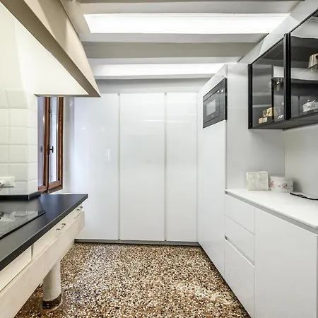 Ca Rialto 4122 Luxury Terrace Apartment Venice